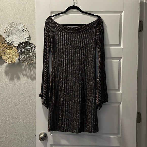 Women's Ellena Metallic Striped Off The Shoulder - Picture 2 of 8